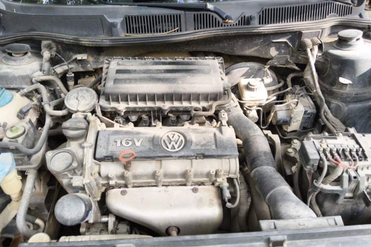 Used Volkswagen Lavida 2013 1.6L Manual Comfort Edition Engine Bay