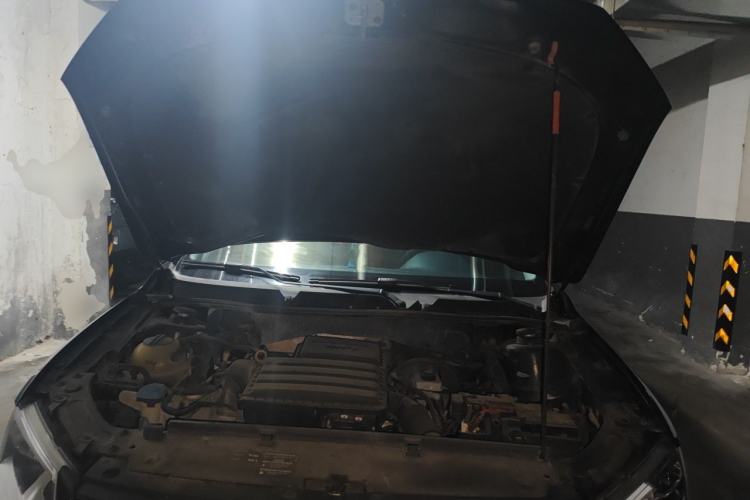 Used Volkswagen Lavida 2013 Restyled Classic 1.6L Automatic Comfort Edition Engine Bay
