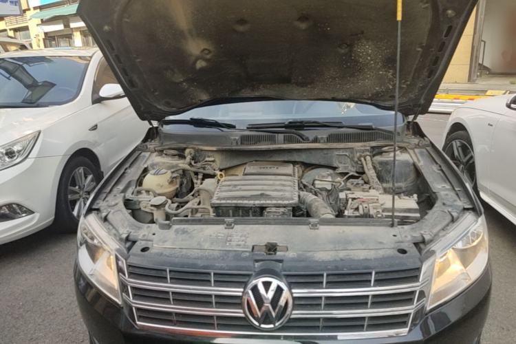 Used Volkswagen Lavida 2013 Revised Classic 1.6L Automatic Fashion Edition Engine Bay