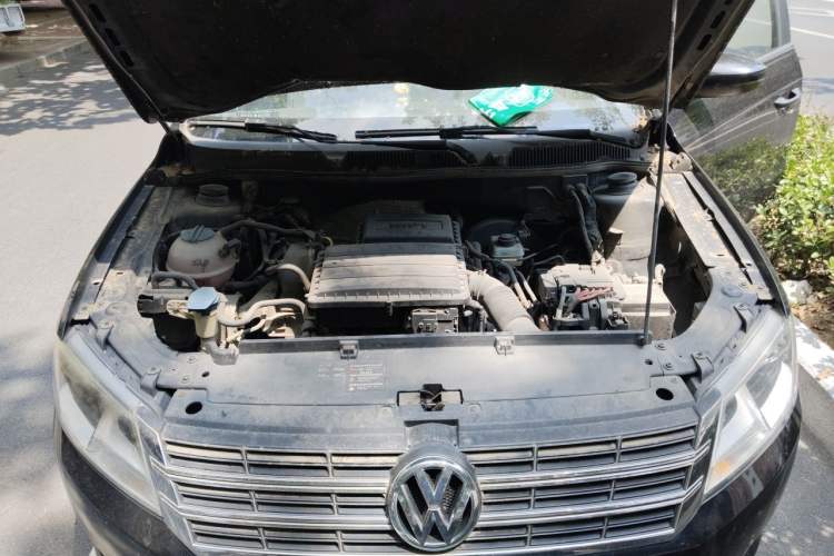 Used Volkswagen Lavida 2013 Revised Classic 1.6L Automatic Fashion Edition Engine Bay