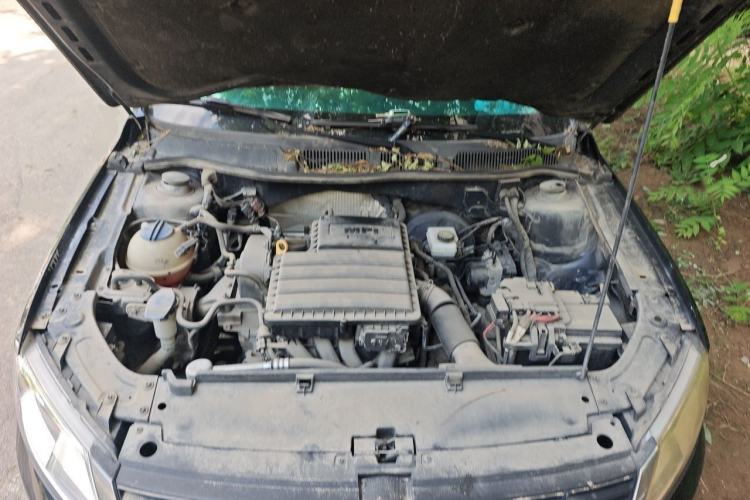 Used Volkswagen Lavida 2013 Revised Classic 1.6L Automatic Fashion Edition Engine Bay
