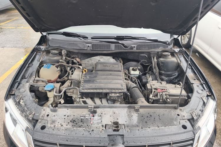 Used Volkswagen Lavida 2013 1.6L Automatic Comfort Edition Engine Bay