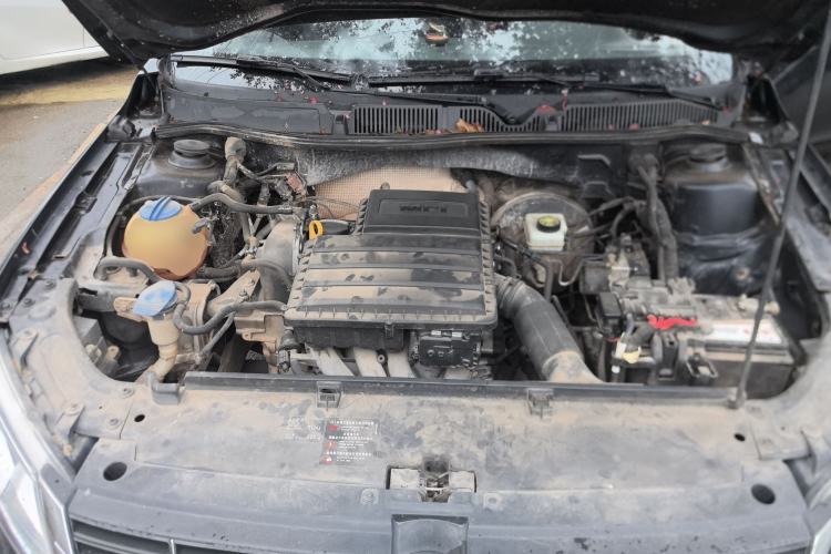 Used Volkswagen Lavida 2013 Restyled Classic 1.6L Manual Comfort Edition Engine Bay