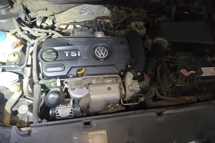 Used Volkswagen Lavida 2013 1.4TSI DSG Comfort Edition Engine Bay