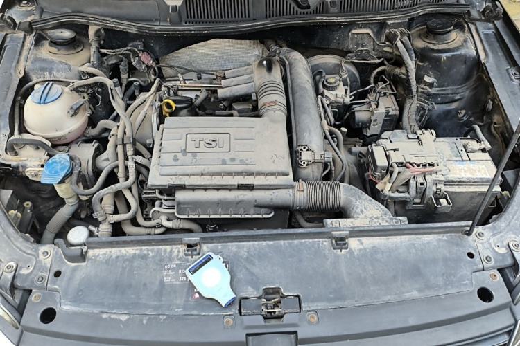 Used Volkswagen Lavida 2013 Revised Version 1.4 TSI DSG Comfort Edition Engine Bay