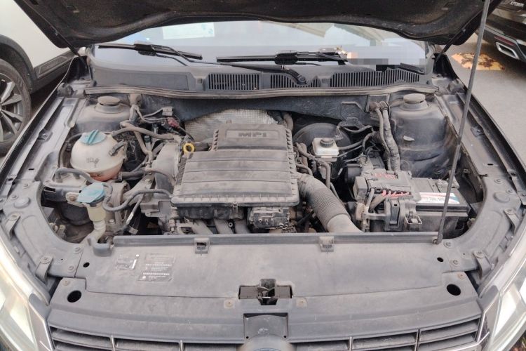 Used Volkswagen Lavida 2013 Restyled Classic 1.6L Manual Comfort Edition Engine Bay