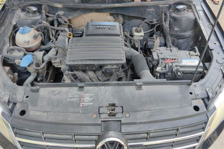 Used Volkswagen Lavida 2013 Restyled Classic 1.6L Manual Comfort Edition Engine Bay