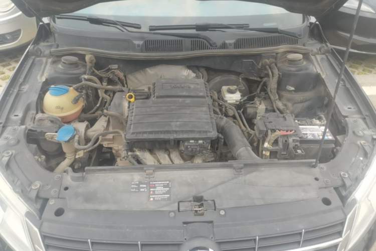 Used Volkswagen Lavida 2013 Restyled Classic 1.6L Automatic Comfort Edition Engine Bay