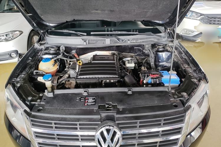 Used Volkswagen Lavida 2013 Revised Classic 1.6L Automatic Fashion Edition Engine Bay