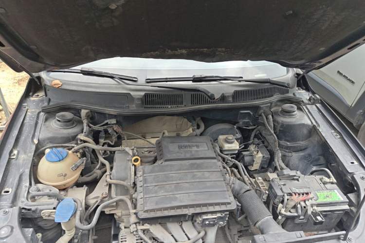 Used Volkswagen Lavida 2013 Revised Classic 1.6L Automatic Fashion Edition Engine Bay