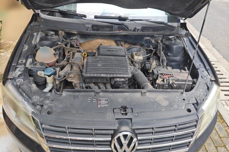 Used Volkswagen Lavida 2013 Restyled Classic 1.6L Manual Comfort Edition Engine Bay