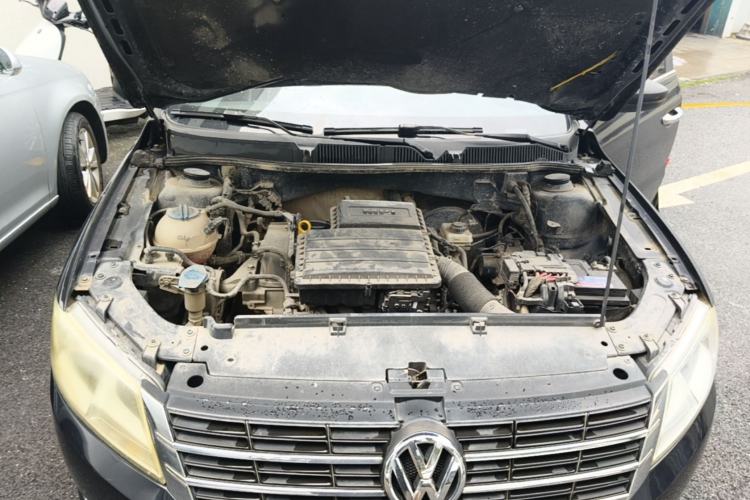 Used Volkswagen Lavida 2013 Restyled Classic 1.6L Manual Comfort Edition Engine Bay