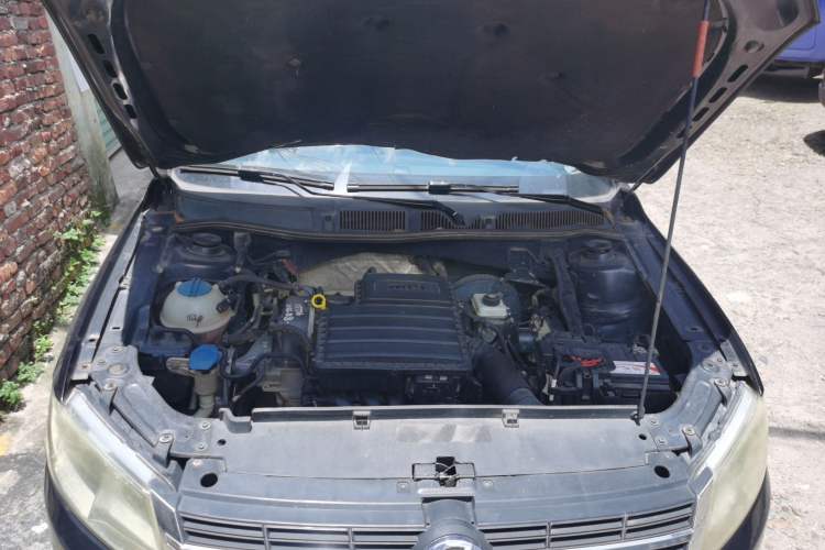 Used Volkswagen Lavida 2013 Restyled Classic 1.6L Automatic Comfort Edition Engine Bay