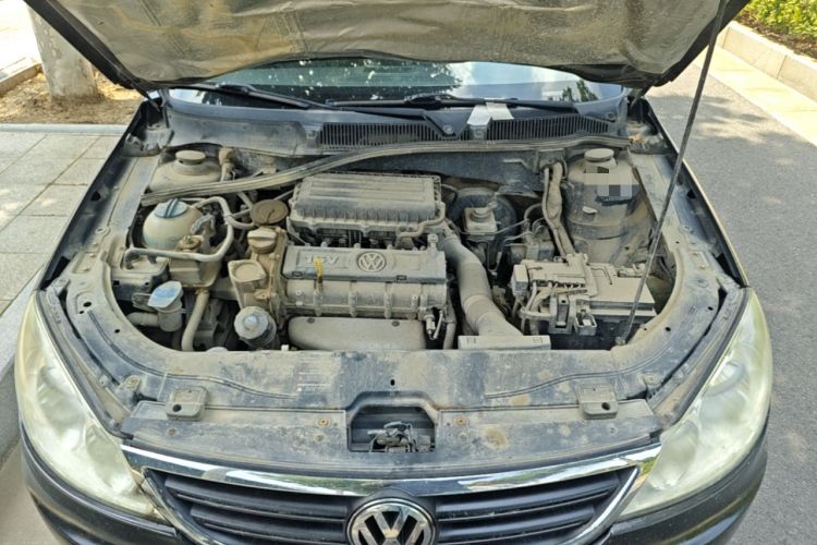 Used Volkswagen Lavida 2013 Classic 1.6L Automatic Fashion Edition Engine Bay