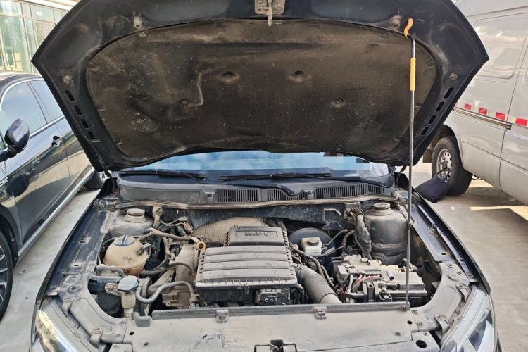Used Volkswagen Lavida 2013 Revised Classic 1.6L Automatic Fashion Edition Engine Bay