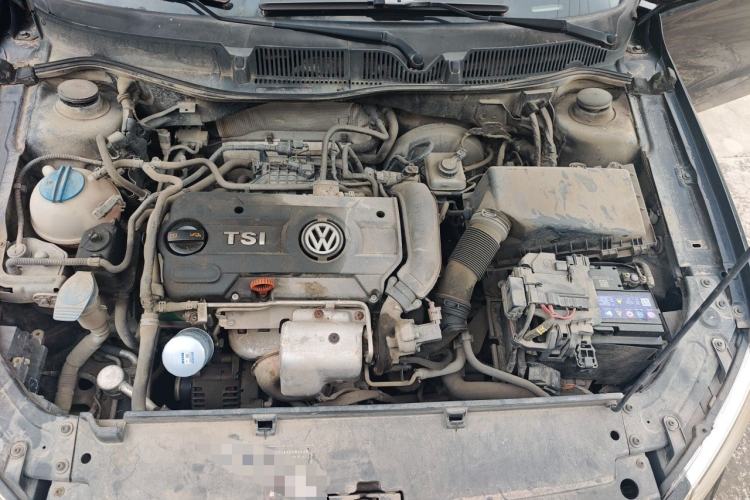 Used Volkswagen Lavida 2013 1.4TSI Manual Comfort Edition Engine Bay
