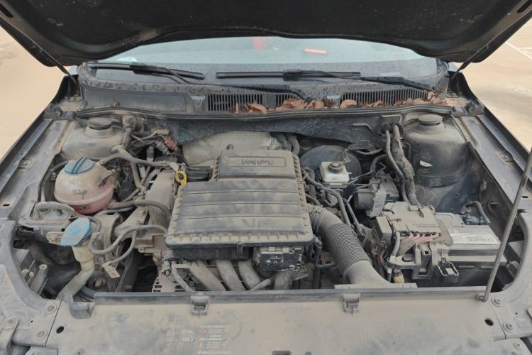Used Volkswagen Lavida 2013 Revised Classic 1.6L Automatic Fashion Edition Engine Bay