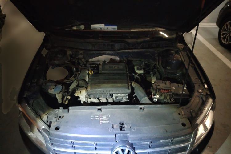 Used Volkswagen Lavida 2013 Revised Classic 1.6L Manual Fashion Edition Engine Bay