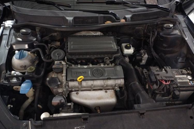 Used Volkswagen Lavida 2013 1.6L Automatic Comfort Edition Engine Bay