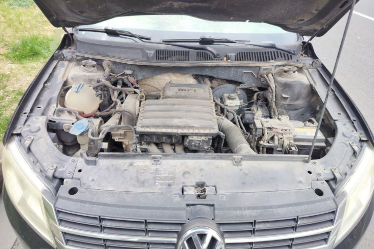 Used Volkswagen Lavida 2013 Revised Classic 1.6L Automatic Fashion Edition Engine Bay