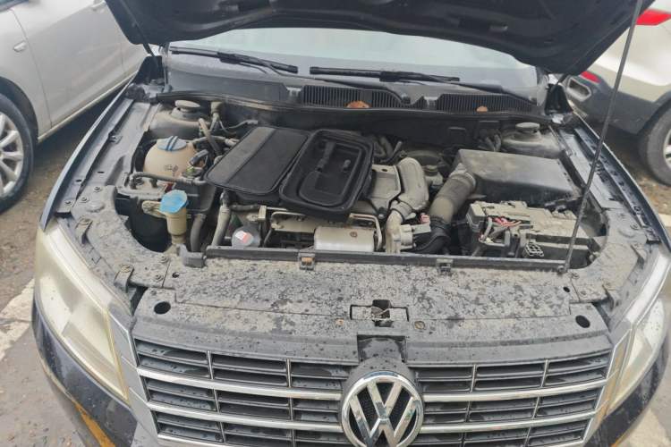 Used Volkswagen Lavida 2013 1.4TSI Manual Comfort Edition Engine Bay