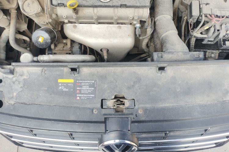 Used Volkswagen Lavida 2013 1.6L Manual Comfort Edition Engine Bay