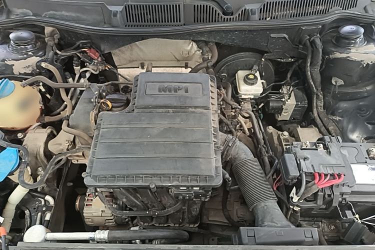 Used Volkswagen Lavida 2013 Revised Classic 1.6L Automatic Fashion Edition Engine Bay