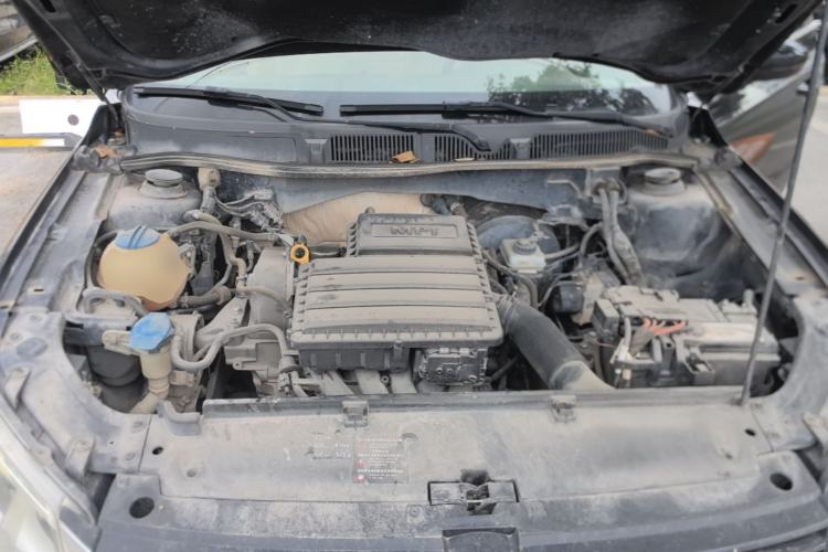 Used Volkswagen Lavida 2013 Restyled Classic 1.6L Manual Comfort Edition Engine Bay