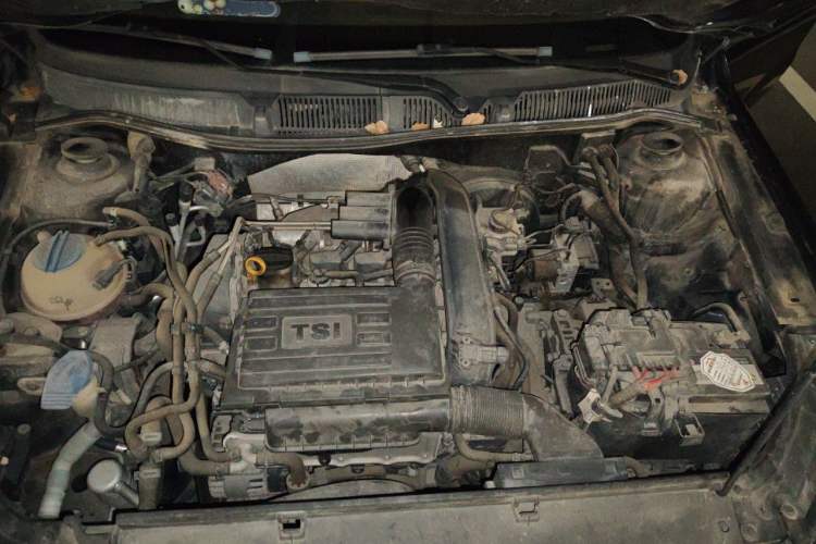 Used Volkswagen Lavida 2013 Revised Version 1.4 TSI DSG Comfort Edition Engine Bay