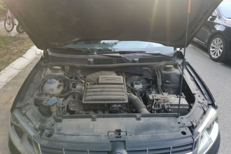 Used Volkswagen Lavida 2013 Restyled Classic 1.6L Manual Comfort Edition Engine Bay