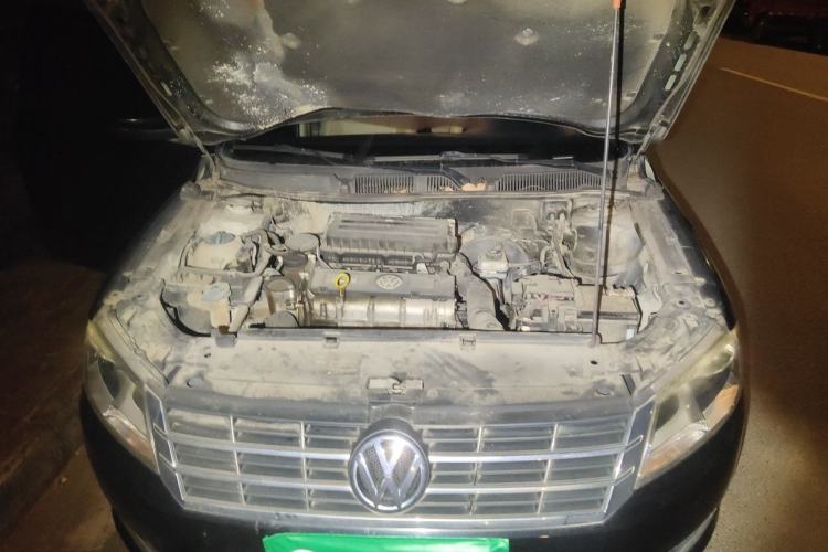 Used Volkswagen Lavida 2013 1.6L Manual Comfort Edition Engine Bay