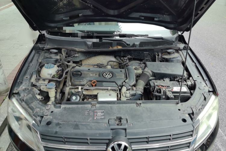 Used Volkswagen Lavida 2013 1.4TSI DSG Luxury Edition Engine Bay