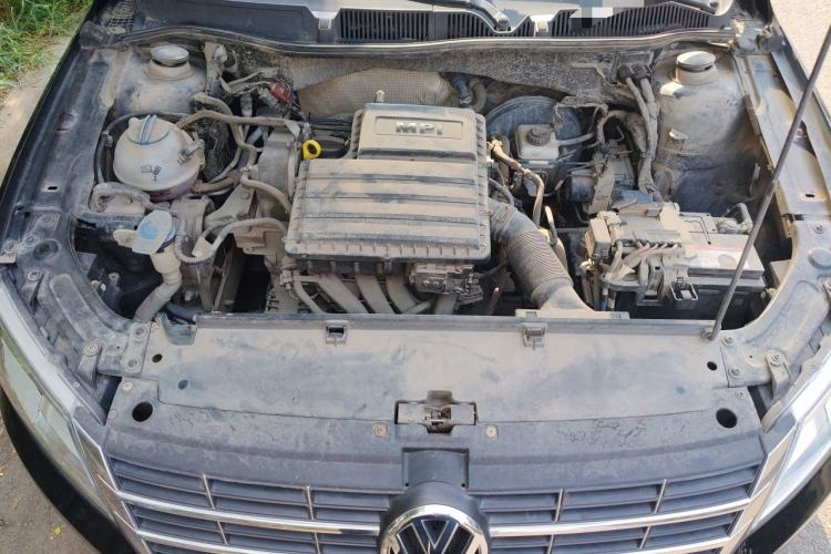 Used Volkswagen Lavida 2013 Revised Classic 1.6L Manual Fashion Edition Engine Bay