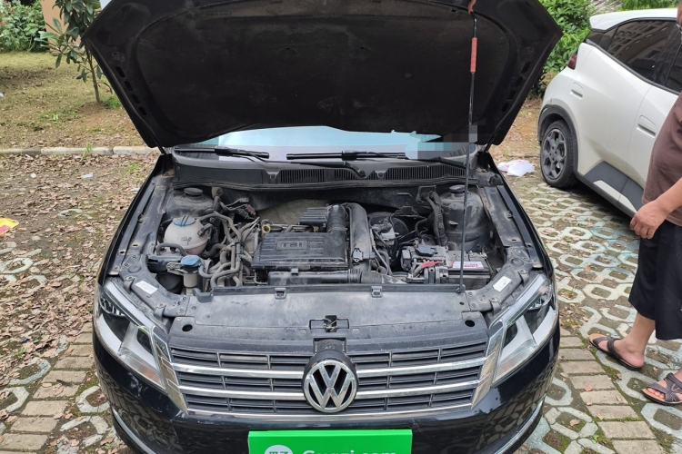 Used Volkswagen Lavida 2013 Revised Version 1.4 TSI DSG Comfort Edition Engine Bay