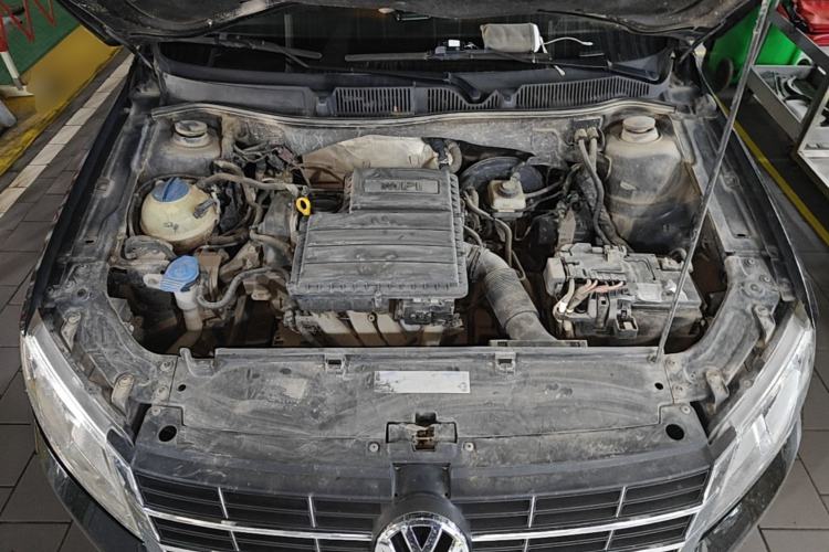 Used Volkswagen Lavida 2013 1.6L Manual Comfort Edition Engine Bay