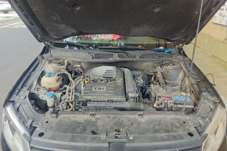 Used Volkswagen Lavida 2013 Revised Version 1.4 TSI DSG Comfort Edition Engine Bay