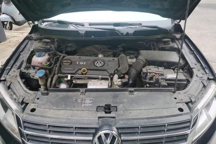 Used Volkswagen Lavida 2013 1.4TSI DSG Comfort Edition Engine Bay