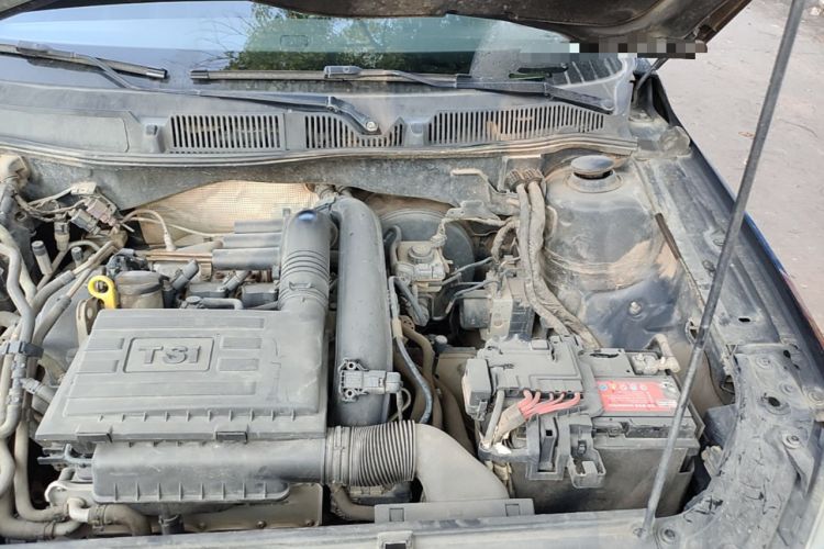 Used Volkswagen Lavida 2013 Revised Version 1.4 TSI DSG Comfort Edition Engine Bay Left
