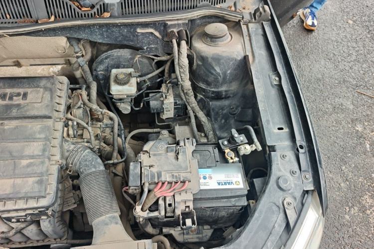 Used Volkswagen Lavida 2013 1.6L Manual Comfort Edition Engine Bay Left
