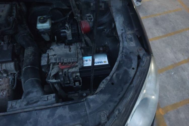 Used Volkswagen Lavida 2013 Classic 1.6L Manual Fashion Edition Engine Bay Left