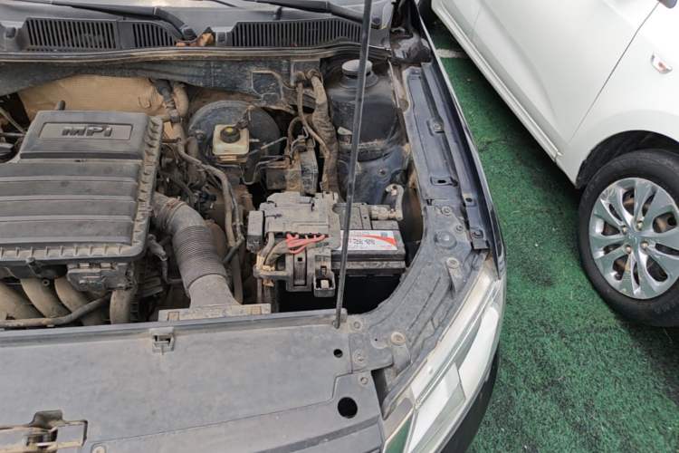 Used Volkswagen Lavida 2013 Revised Classic 1.6L Automatic Fashion Edition Engine Bay Left