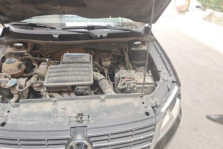 Used Volkswagen Lavida 2013 Restyled Classic 1.6L Manual Comfort Edition Engine Bay Left