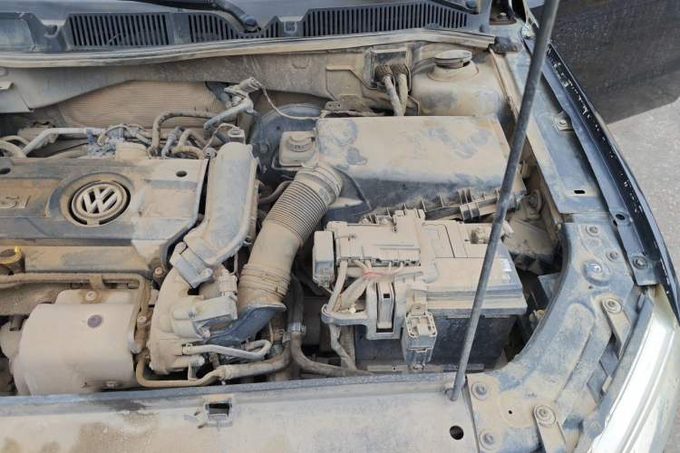Used Volkswagen Lavida 2013 1.4TSI DSG Comfort Edition Engine Bay Left