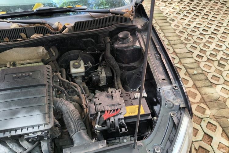 Used Volkswagen Lavida 2013 Revised Classic 1.6L Automatic Fashion Edition Engine Bay Left
