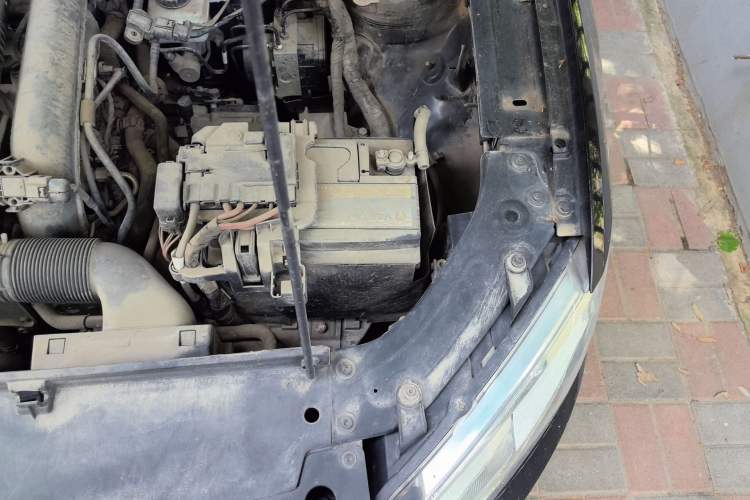 Used Volkswagen Lavida 2013 Revised Version 1.4 TSI DSG Comfort Edition Engine Bay Left