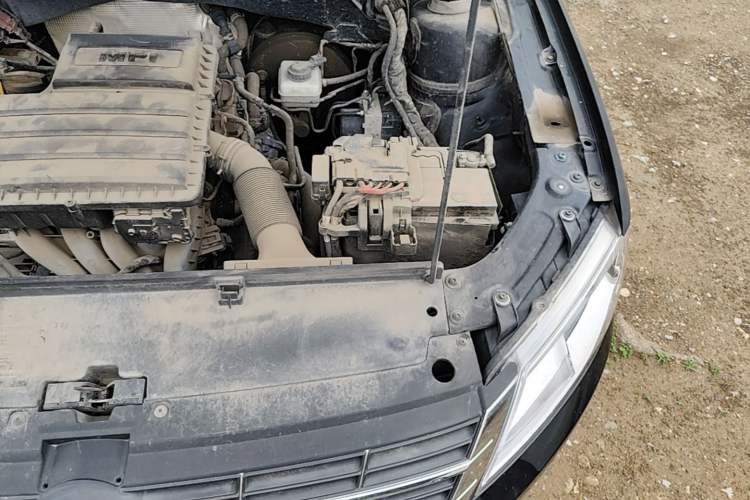 Used Volkswagen Lavida 2013 Restyled Classic 1.6L Manual Comfort Edition Engine Bay Left