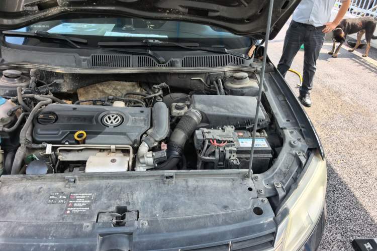 Used Volkswagen Lavida 2013 1.4TSI DSG Luxury Edition Engine Bay Left