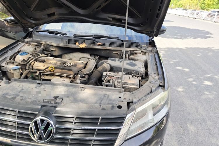 Used Volkswagen Lavida 2013 1.4TSI Manual Comfort Edition Engine Bay Left