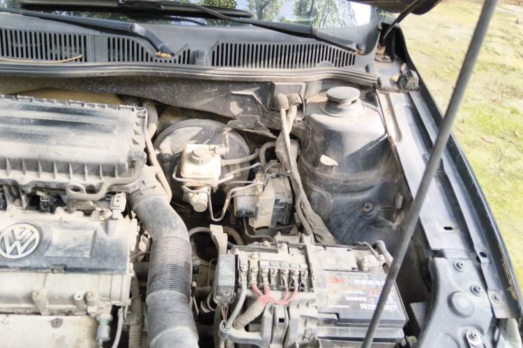 Used Volkswagen Lavida 2013 1.6L Manual Comfort Edition Engine Bay Left