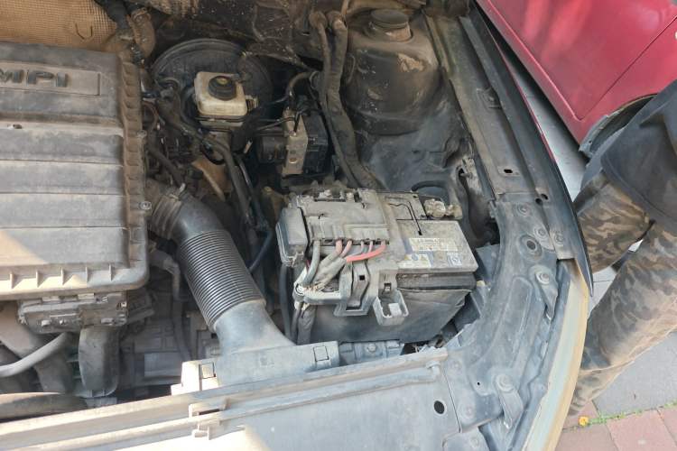 Used Volkswagen Lavida 2013 Restyled Classic 1.6L Automatic Comfort Edition Engine Bay Left